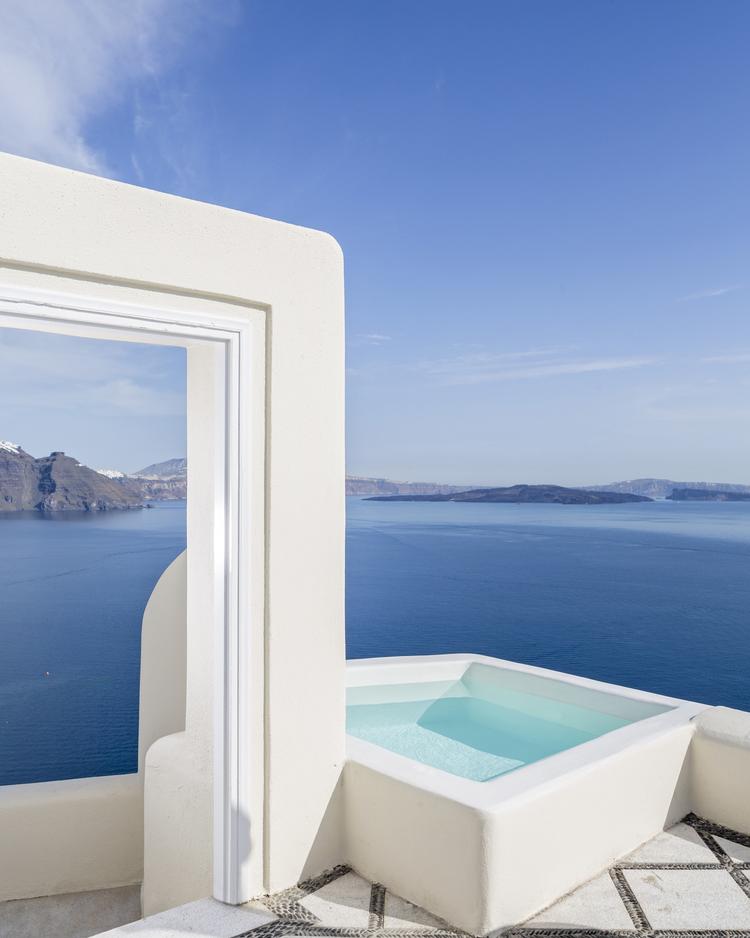 A balcony to the Aegean