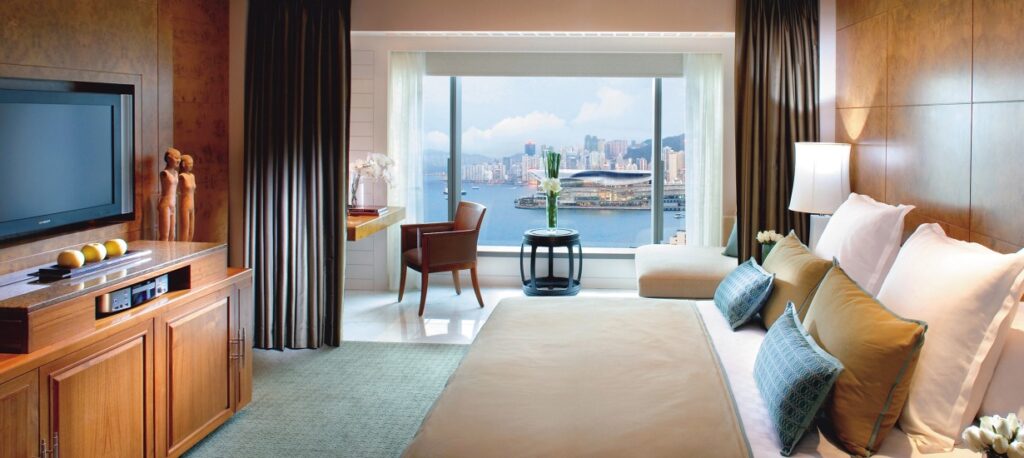 Mandarin Oriental Hong Kong – Harbor view room