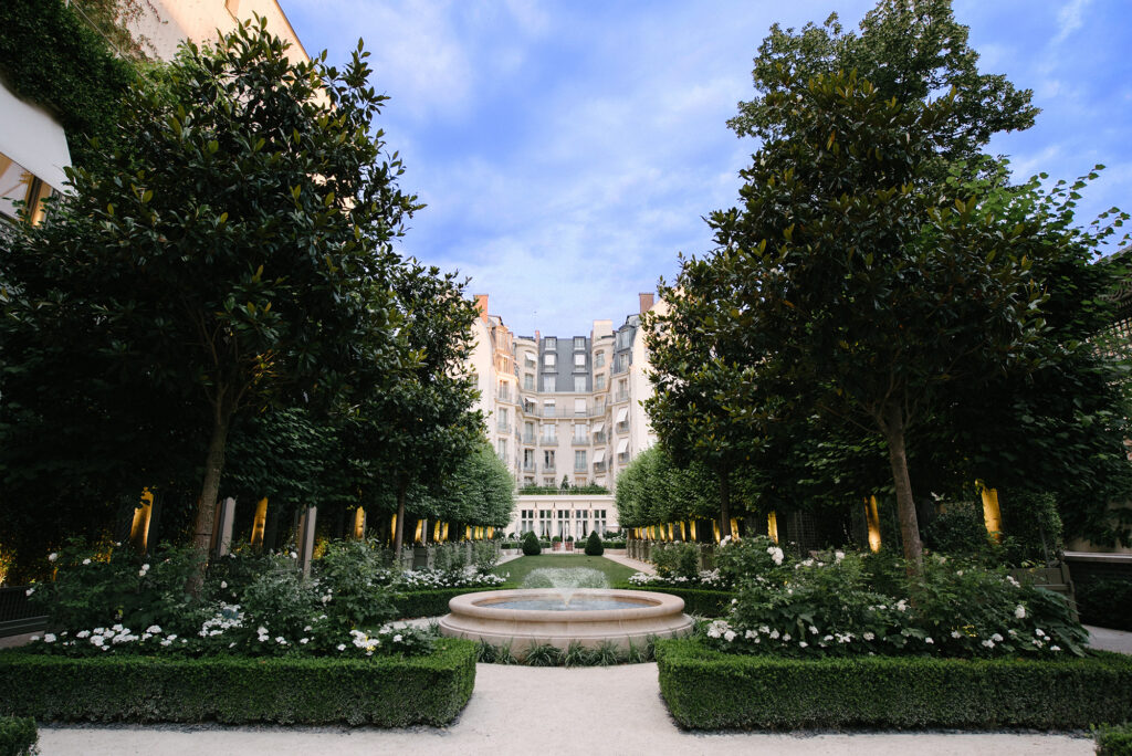 A warm welcome to our iconic Ritz Paris hotel