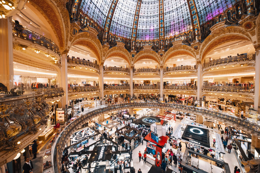 Paris named top luxury shopping destination for Chinese consumers
